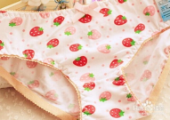 青春期女生内裤总是湿的怎么回事,青春期女生内裤湿的原因及应对措施