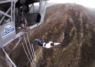 网红去蹦极,高空蹦极惊险瞬间